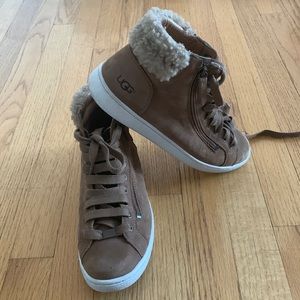 UGG sneakers. Size 9